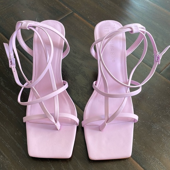 Beautiful Lilac Strapy Sandals - Picture 1 of 7